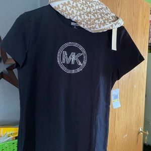 Women’s medium shirt and scarf bundle